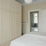 Апартаменты Renovated Flat From 1896 Near The Lakes