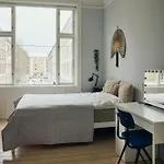 Renovated Flat From 1896 Near The Lakes Апартаменты *